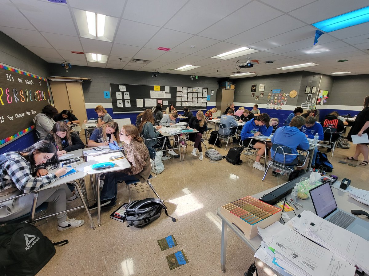 artimm2's tweet photo. Look at all the AP Stats students in @KatlynPeeps's classes figuring out if @Beyonce wrote her own lyrics!

@AdvanceKentucky @KyDeptofEd @TheStatsMedic @GravesCountyHS https://t.co/SSMUmcLb7v