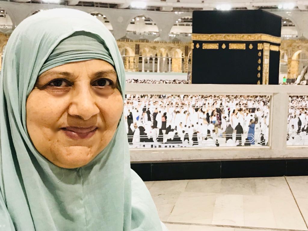 NajmaKh87161472's tweet photo. Dr Najma Afzal Ex MPA was at Makkah for performing Umra and was at Masjid e Nabvi on 12th Rabi Al Awal.Feeling blessed and humbled.Alhamdolillah!Prayed for the progress and stability of Pakistan.Ameen. https://t.co/z24ydO4e8l