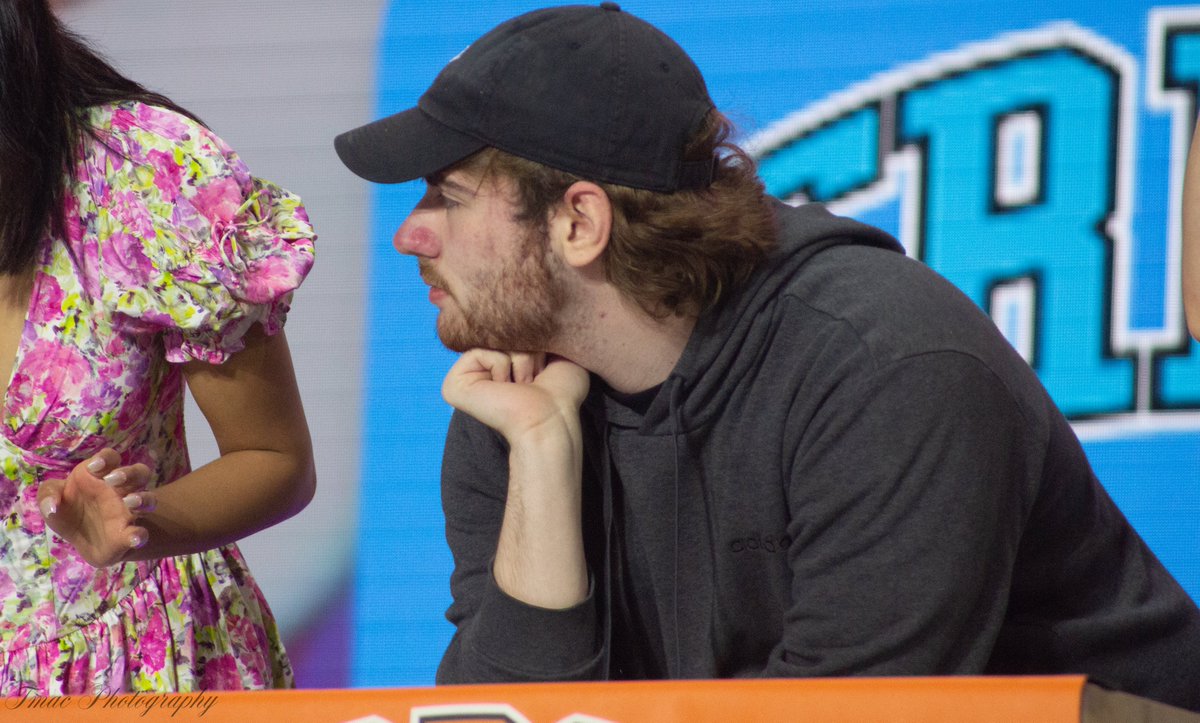 itsjusttai_'s tweet image. pictures i took at the foodbeasts panel at twitchcon san diego !! a 🧵