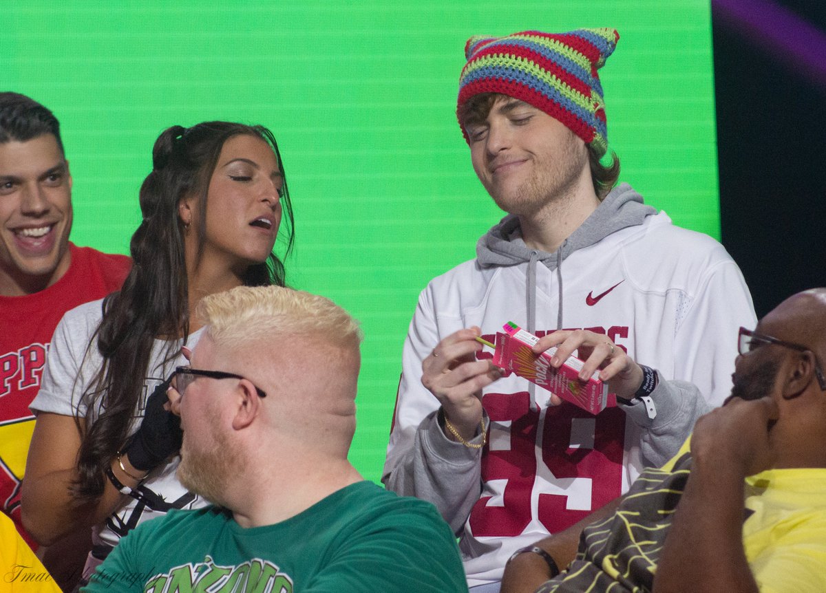 itsjusttai_'s tweet image. pictures i took at the foodbeasts panel at twitchcon san diego !! a 🧵