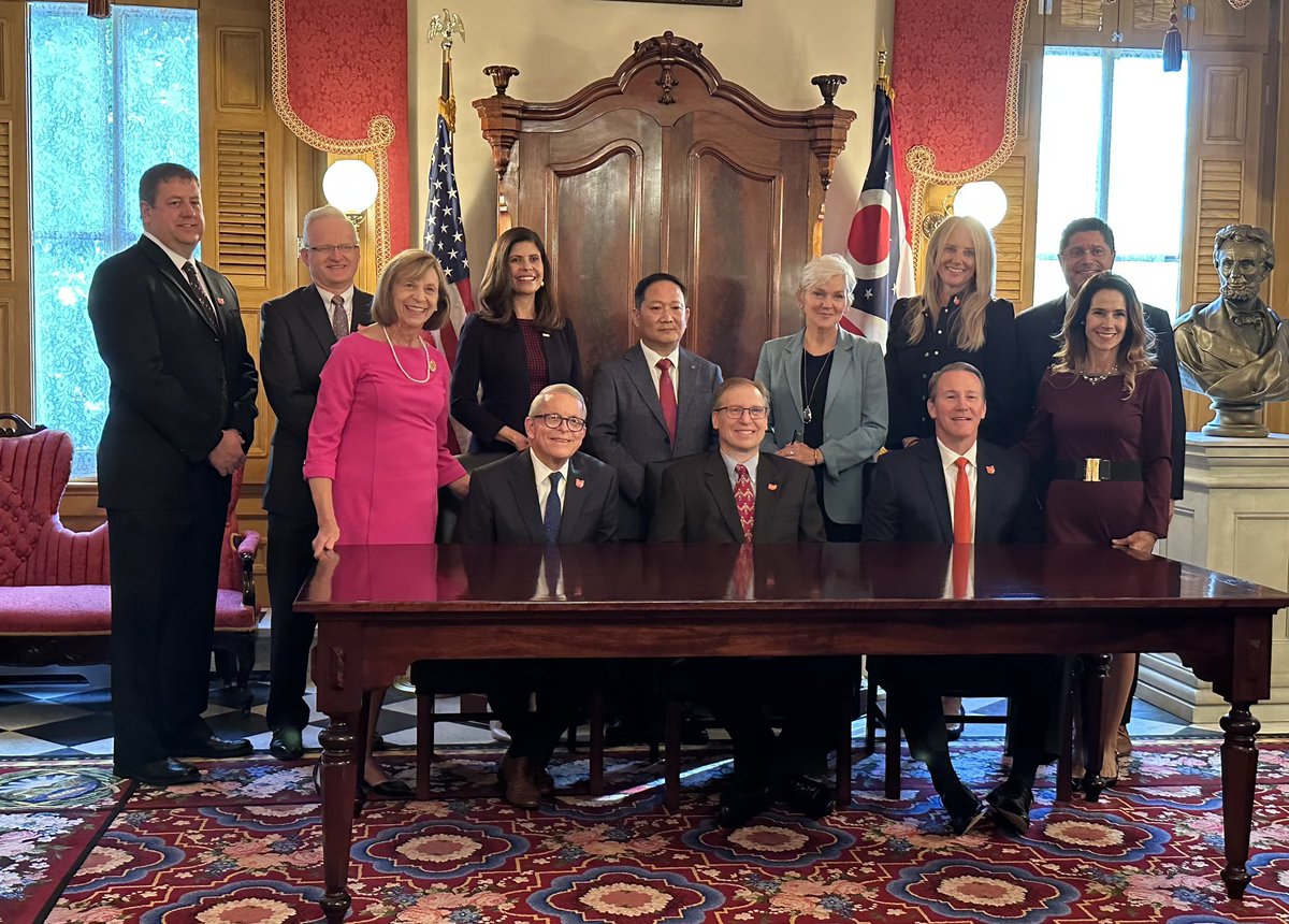 JobsOhio's tweet photo. Fun facts about today’s announcement with @Honda➕LGES:

🚗 It’s the largest single foreign direct investment in #Ohio’s history
🇺🇸 45 years ago, to the day, Honda chose Marysville for its FIRST U.S. manufacturing facility

https://t.co/pXZutXyhYh @HondaInOhio #FDIOhio https://t.co/oxBWJCKFfY