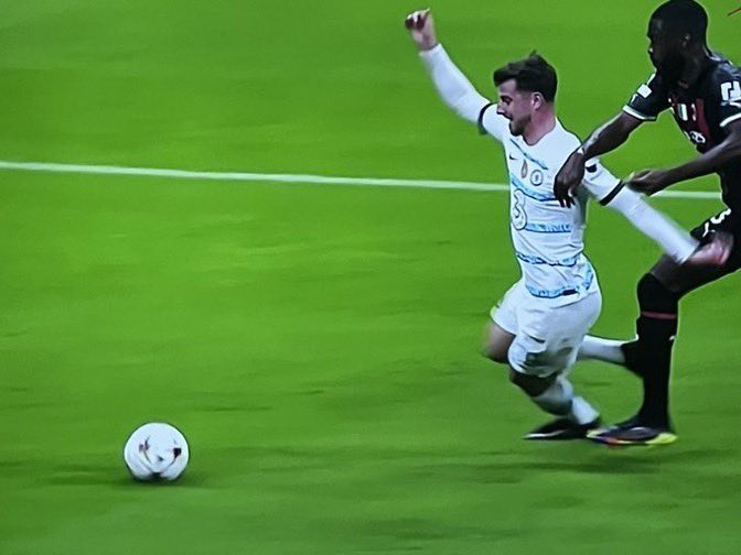 FrankKhalidUK's tweet image. Wanted to ask you guys if you thought it was a red card for Fikayo Tomori or not? What do you think?