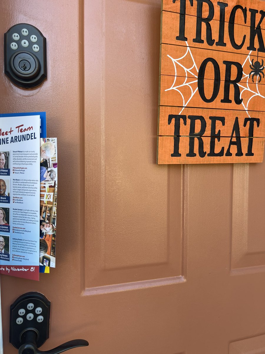 marlonamprey's tweet photo. Out on the doors in Arnold, MD this morning supporting @DelegateBagnall and all the Democrats on the ballot this November. We are going #AllBluein2022. https://t.co/j6p4vPd4Y0