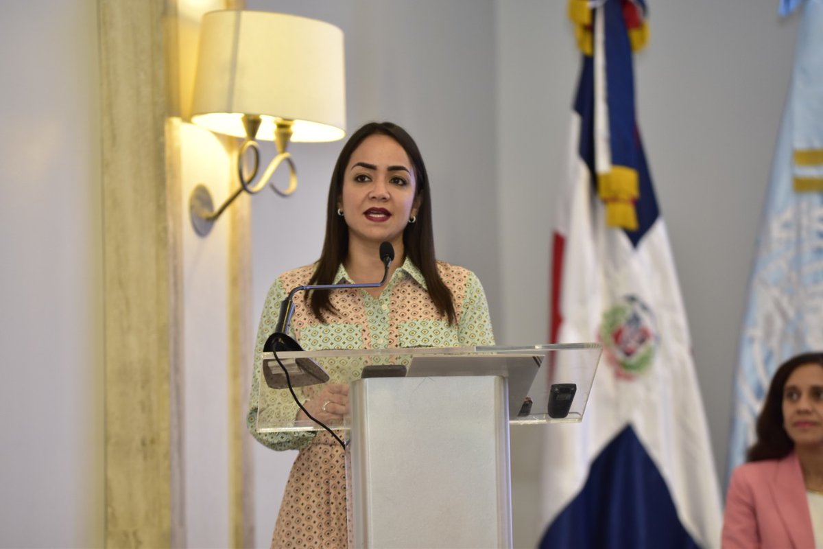 UNFPA_RD's tweet photo. En el marco del tercer panel se abordaron los  desafíos en la aplicación y cumplimiento del marco legal que prohíbe el matrimonio infantil y el acceso de niñas y adolescentes a la justicia.
 
Sigue nuestra transmisión para conocer más https://t.co/SZH2eqnN3D 
 
#CreoEnTuPoder https://t.co/HE9T2T8cq4