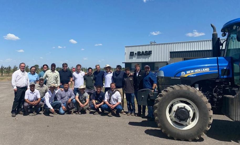 El equipo de Rojas y San Jerónimo participaron de una capacitación junto a @NewHollandArg y mapas de prescripción variable de <a href="/xarvioAR/">xarvio Argentina</a>. 

¡Gracias a todos por acompañarnos! 🙌🏼