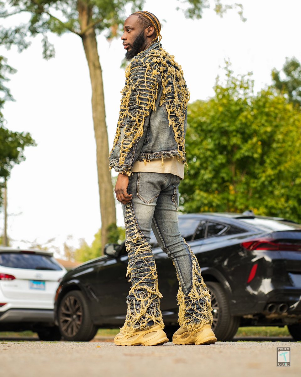 SkinBonethereal's tweet photo. Facebook ain’t like my fit what about y’all? 😭 #skinbone https://t.co/AvJ3RgWeim