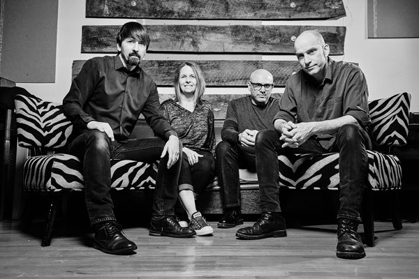 thelollipopmag's tweet photo. Arctic Rodeo to release Live At Metro Chicago 2019 by Jawbox
https://t.co/NTWntzPsrJ
@jawboxofficial @arcticrodeo @CheetahPR #jawbox #jawboxofficial #arcticrodeorecordings #sweetcheetahpr https://t.co/HTZyXJ6d6U