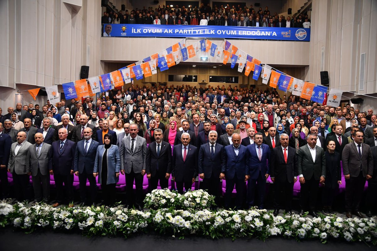 Sefa_Kucukali's tweet photo. Son Başbakanımız, AK Sakallımız, Genel Başkanvekilimiz sayın Binali Yıldırım beyfendinin katılımlarıyla Coşku ve Heyecanla gerçekleştirdiğimiz İl Danışma Meclisi Toplantımızdan verdiğimiz mesaj çok açık ve net.

2023 seçimlerinde sandıkları patlatıyoruz.

#iyikivarsınakgençlik https://t.co/JcRMEdHTD0
