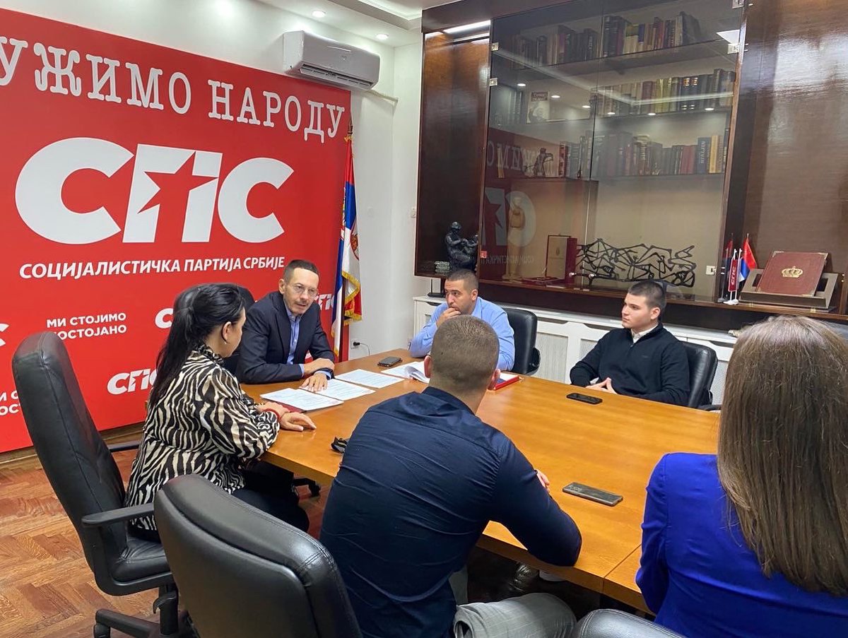 Bukilic95's tweet photo. Danas je u sedištu Socijalističke partije Srbije održana konstitutivna sednica Upravnog odbora Fonda “Svetozar Marković”, za predsednika Upravnog odbora izabran je Prof. Dr Aleksandar Rastović, a za upravitelja Fonda Filip Bukilić. https://t.co/hiwNO7Wto5