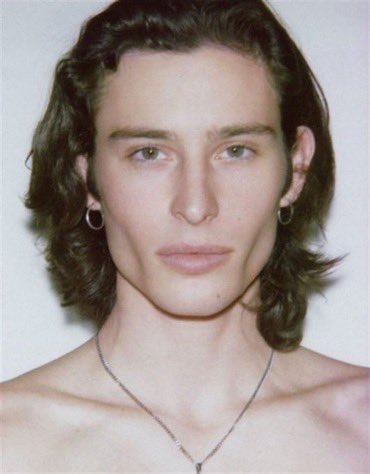 halfbmap's tweet photo. nome: Sirius Black 
idade: 18
sexualidade: bissexual 
casa: grifinória
pronomes: ele/dele 
user: @lTSPADS
shape: tripp bowers https://t.co/eLHLQnaOGh