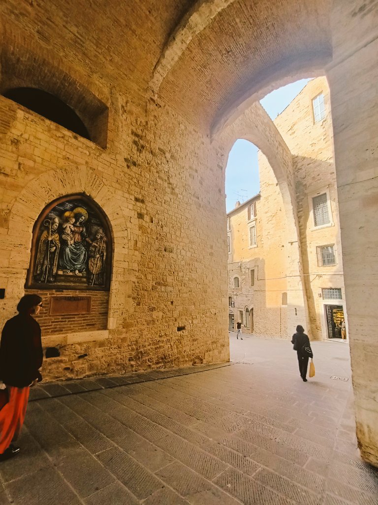 ArnaudRam's tweet photo. Perugia....comme Bergamo..une ville totalement sous côtée.. https://t.co/uRtagGAVIc