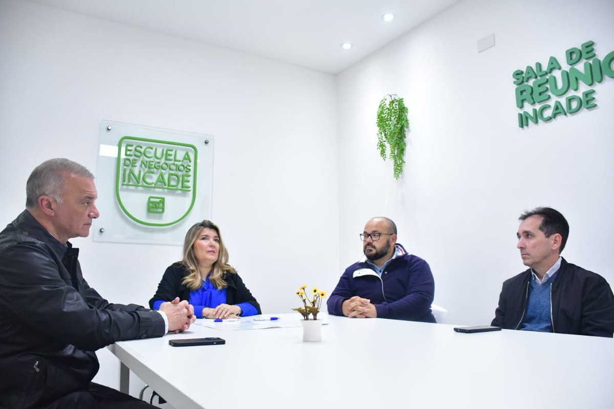 #Educacion El INCADE presentó la Expo Emprendedor economis.com.ar/el-incade-pres… <a href="/Arce_Carlos_/">Carlos Arce</a>