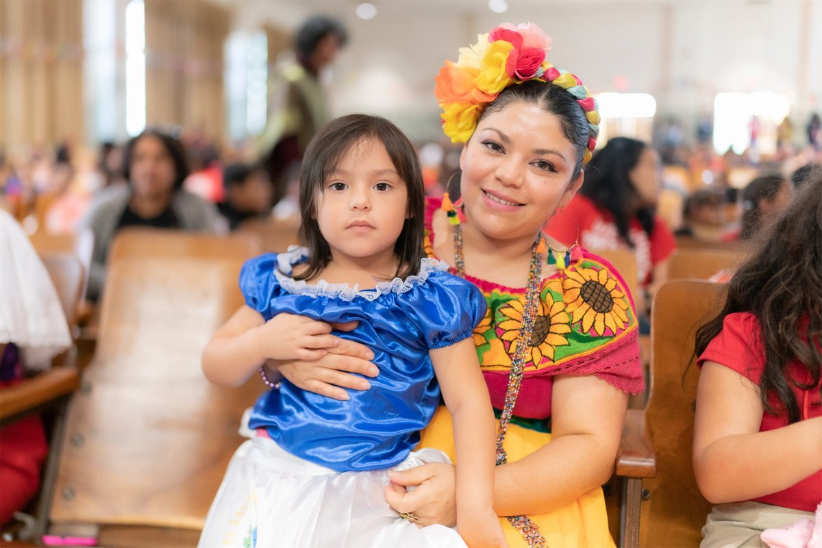 MSCSK12Espanol's tweet photo. Todo el mes, estudiantes de @TreadwellEleme1  participaron en varias presentaciones y bailes culturales. Así que cerraron con broche de oro en la celebración de su escuela el viernes pasado. #MSCSUnidos https://t.co/EUsIzhwTg1