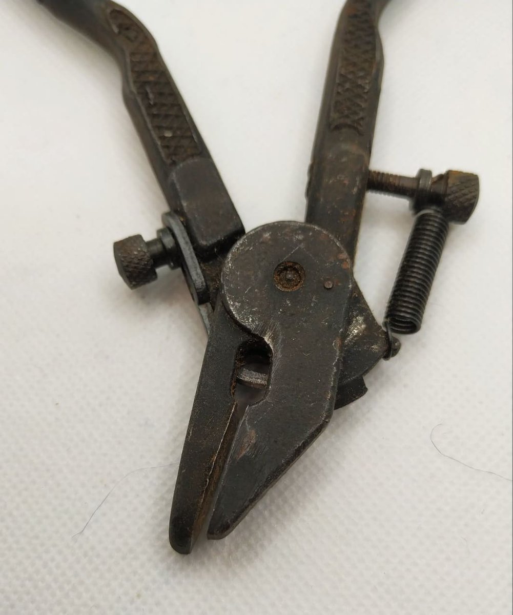 VintageSoviet's tweet photo. #Saw #tooth #setter #Vintage #SawSet #tool for #hand saw #settingtool #handsaw #pliers #USSR, 1950s
https://t.co/VhFp3r0gQb @Etsy https://t.co/J3UXX1Nos1
