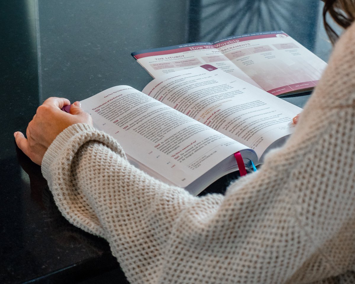 AscensionPress's tweet photo. 🎉📖 On the 30th anniversary of the Catechism, we're thrilled to announce the Catechism of the Catholic Church, Ascension Edition is available for preorder!
Now, everyone can learn and understand the teachings of the Catholic Faith.
Preorder your copy:
🔗https://t.co/j8Gp6doDQ7 https://t.co/4DIaTb9Lkg