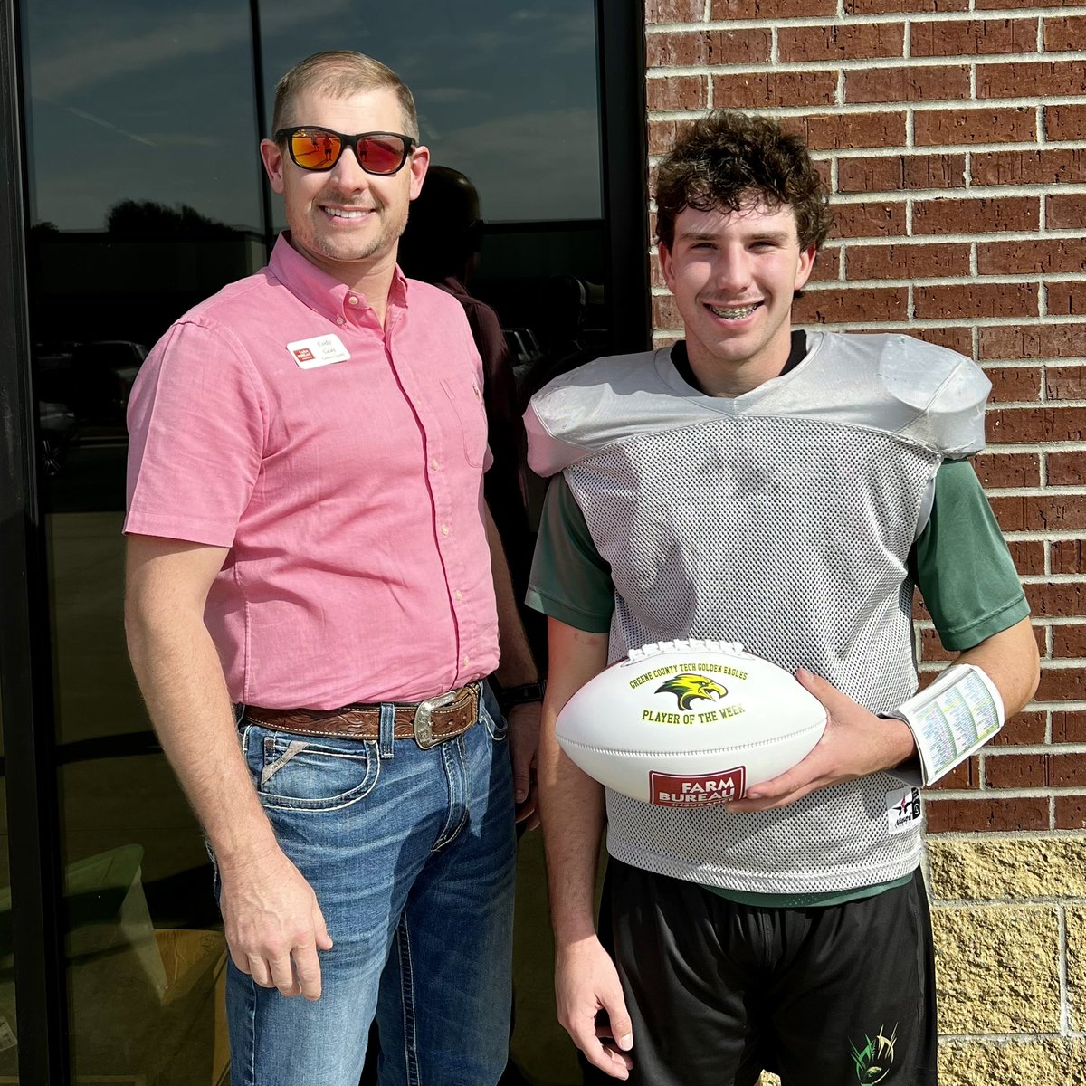 ccgray82's tweet photo. @GctQtrback Greene Co. Farm Bureau would like to congratulate GCT Eagles, Camden Farmer, on being selected as the FB PotW.  Congrats to this Eagle on receiving the Farm Bureau Player of the Week 🏈 for his performance against the Jacksonville! Go 🦅! https://t.co/odXRRmS9vc