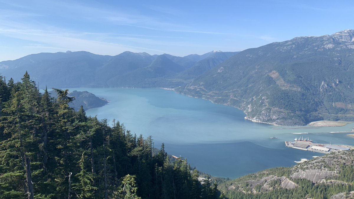 SuzaaYo's tweet photo. Vancouver was amazing! What a beautiful city 🏔️ https://t.co/5fWjd6mNxq