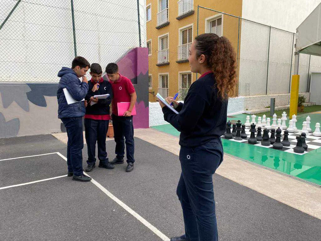 RealejosNazaret's tweet photo. Juego de demostración #ONMAT. Matemáticas dinámicas y divertidas. ¿Quién dijo que las mates no eran motivadoras?
.
.
#ReCrea #ReDiseña #ReConsiderarElMomentum #NazaretRealejos @coleinnovadores https://t.co/MqvUDd7cFh