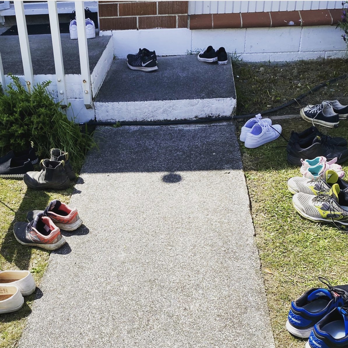 maclean_w's tweet photo. 🌝Sun's out, shoes off!
It was a busy first weekend of #openhomes at 1/21 Henry Street; if you're looking to find the #perfectpackage - having already undergone a full renovation, this home truly is ready to move into - then this #Avondale gem is worth serious consideration🏡 https://t.co/4zjmD1HBzI