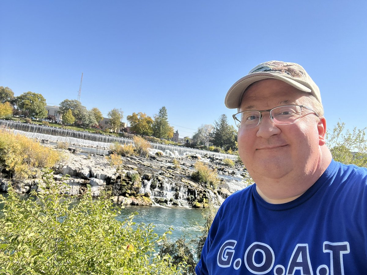 JeffOShields2's tweet photo. The PERFECT time to visit #IdahoFallsRiverwalk! #AutumnVibes #FallBreak2022 #mroshieldsvacation 🍁🍂🍁🍂🍁🍂🍁🍂🍁🍂🍁🍂 https://t.co/DR1ytxQQBt