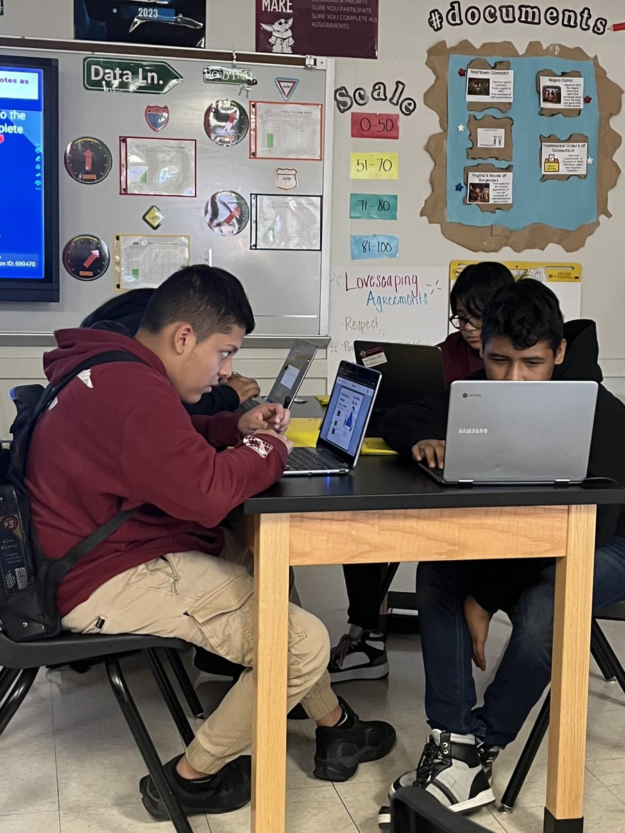 maiyamoore26's tweet photo. @edison_school @JenkinsLayanna gets started using @BookCreatorApp for her students’ digital #InteractiveNotebook
@HISD_Inst_tech @dpvils https://t.co/DnM151jdeq