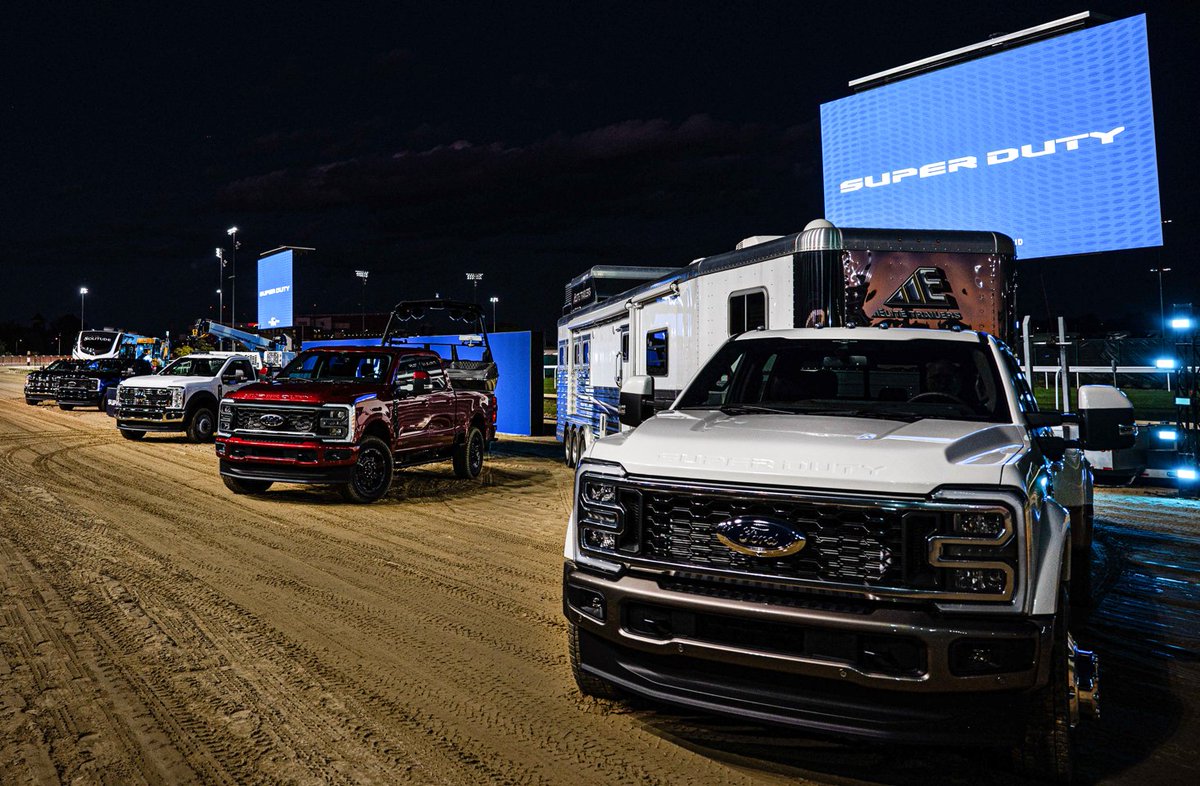 CEDkygov's tweet photo. Continuing our spotlight on the 502, we are highlighting the all-new @Ford F-Series Super Duty truck, which will be manufactured in Louisville after the recent announcement by Ford to invest $700 million and create 500 full-time jobs. #ManufacturingMonth #KYMakes @kymanufacturing https://t.co/ZJht8cmW03