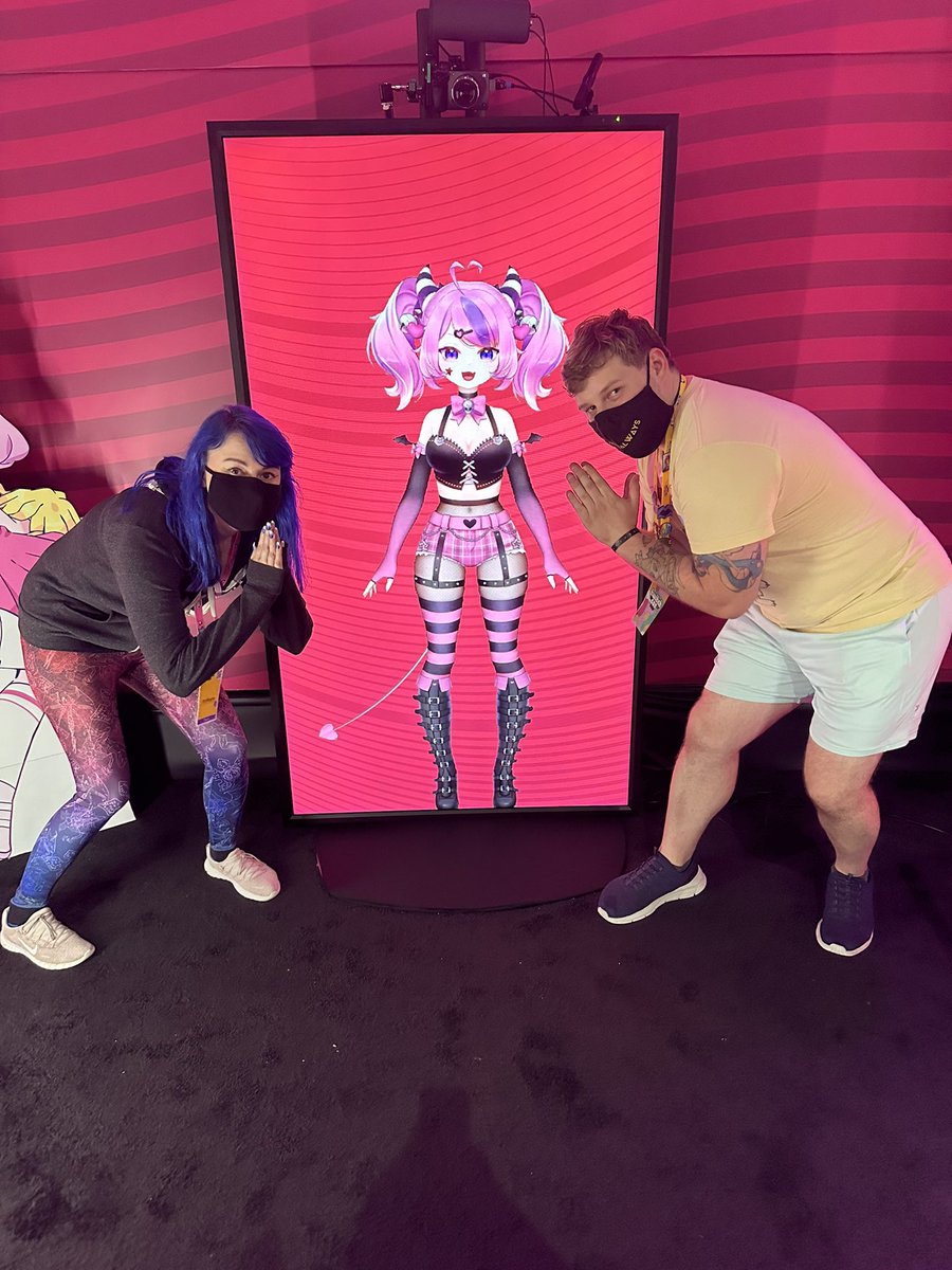 IcyRayneTV's tweet photo. Back from #TwitchCon22 and feeling physically exhausted but very emotionally refreshed! Met a lot of new and old friendos and felt very blessed to be able to call this my job 🥹🙏 https://t.co/D6eU4FhXBp