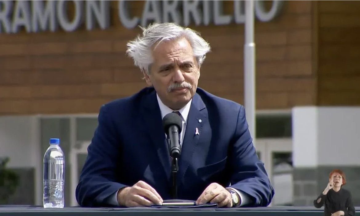 FackuDR's tweet photo. ¿Alguna pregunta? …Tomando en cuenta que ya explique lo de mi cabello. https://t.co/LtZBDvUZSd