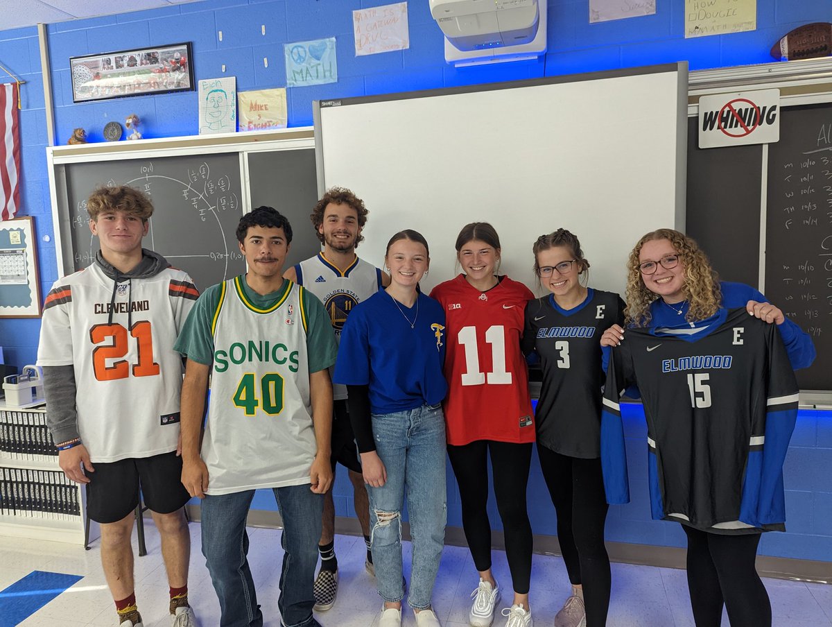 EHSROYALSTUCO's tweet photo. Tuesday Spirit Day: Jersey 
#fallhomecoming
@elmwood_hs https://t.co/lg3RRakdkw