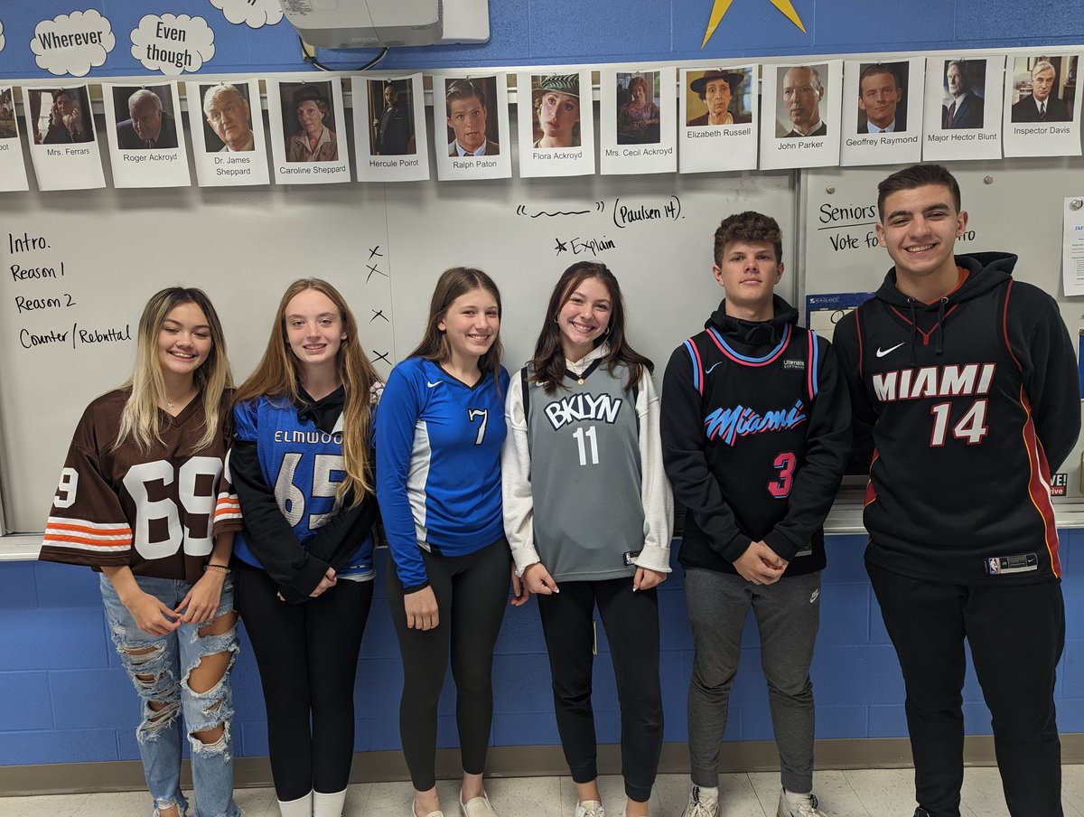 EHSROYALSTUCO's tweet photo. Tuesday Spirit Day: Jersey 
#fallhomecoming
@elmwood_hs https://t.co/lg3RRakdkw