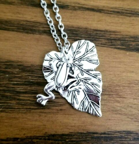 TrendingNowGift's tweet photo. Silver Leaf &amp; Frog Necklace Leaf Pendant Women's #FrogJewelry #FrogGift #Frogs #Frognecklace #pendants #jewelry #necklaces #giftsforher #nature #Naturelover #Naturelovers #Christmas 
 https://t.co/FxbN9M1eEr #eBay via @eBay https://t.co/17uOyabD6k