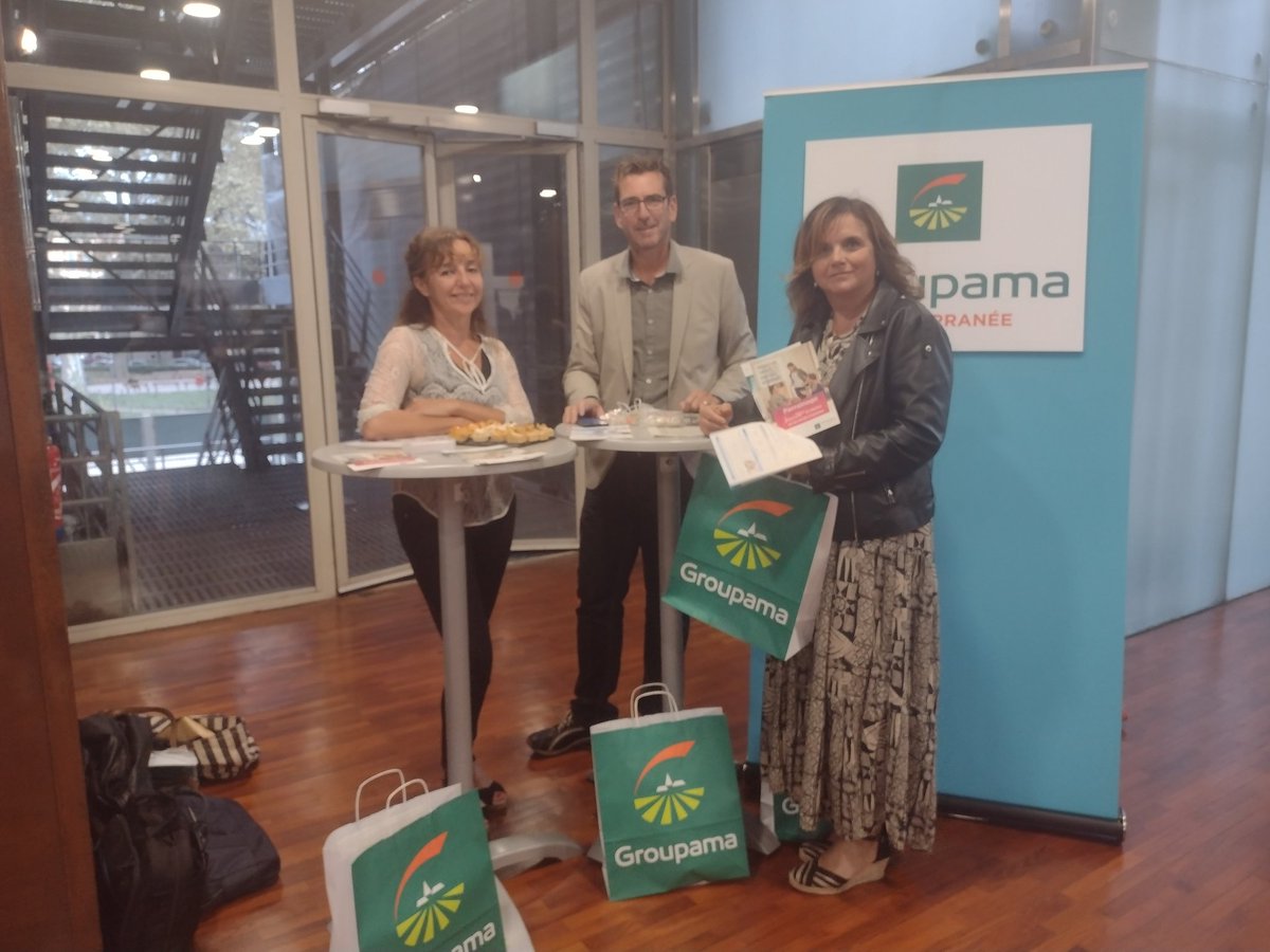 DominiqueDurini's tweet photo. @GroupamaMed Groupama Méditerranée et la Fédération des P.O ont répondu présents à l'AG  de l'#UMIH et à l'afterwork des partenaires où nous avons eu beaucoup de personnalités sur notre stand tenu par les collaborateurs Pro. Une belle fin de journée !! https://t.co/IQF7iurJWH