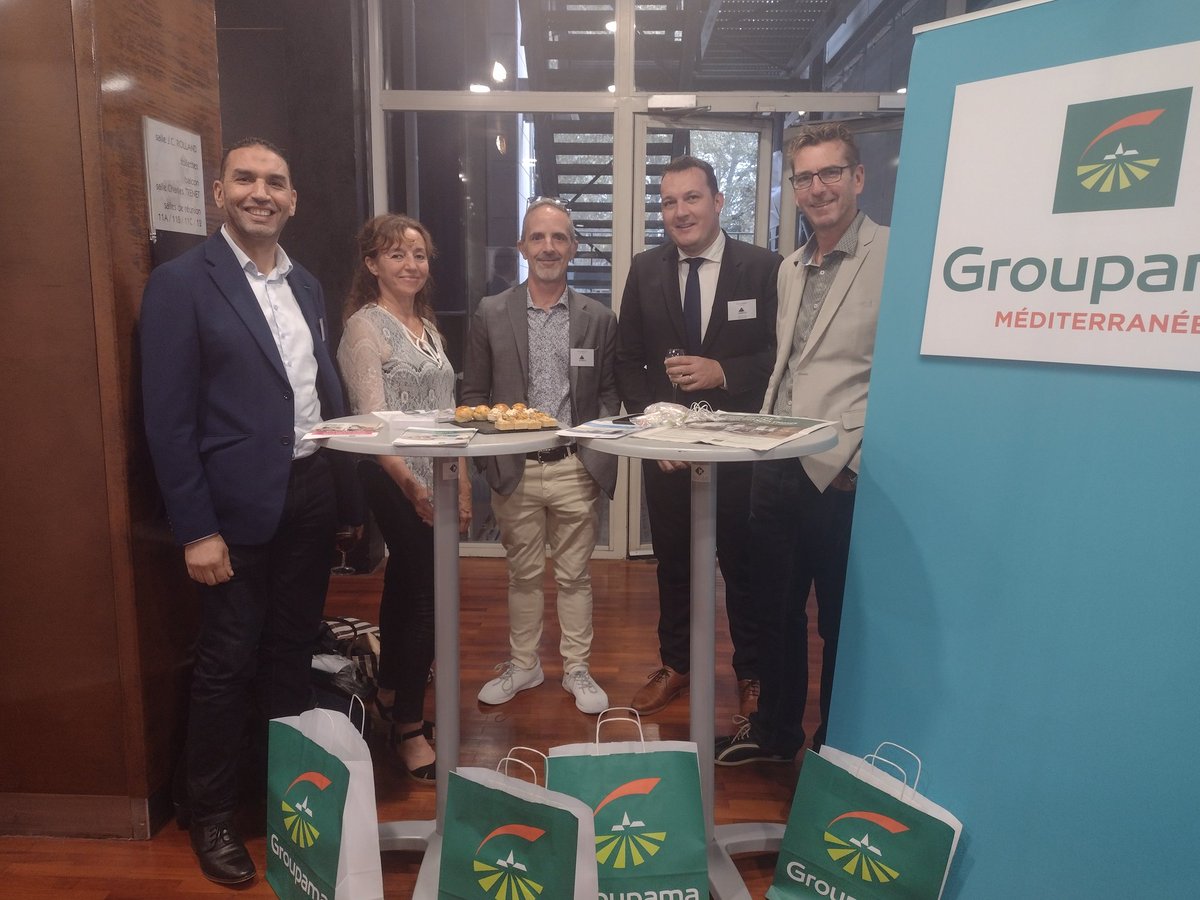 DominiqueDurini's tweet photo. @GroupamaMed Groupama Méditerranée et la Fédération des P.O ont répondu présents à l'AG  de l'#UMIH et à l'afterwork des partenaires où nous avons eu beaucoup de personnalités sur notre stand tenu par les collaborateurs Pro. Une belle fin de journée !! https://t.co/IQF7iurJWH