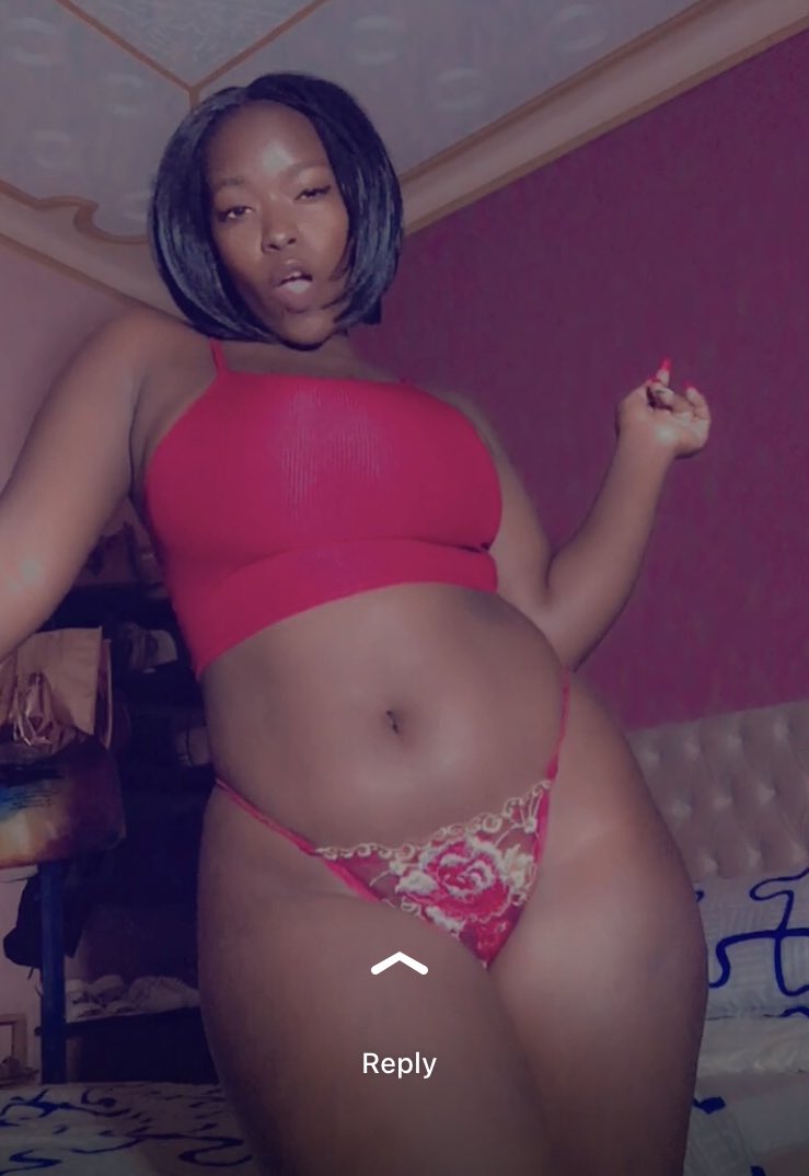 ros_dopper's tweet photo. Abakyala bona bagala cash money 🤑 💰 #Labayo still #Trending official video now out on YouTube @ros_dopper https://t.co/KXxaYfriIs