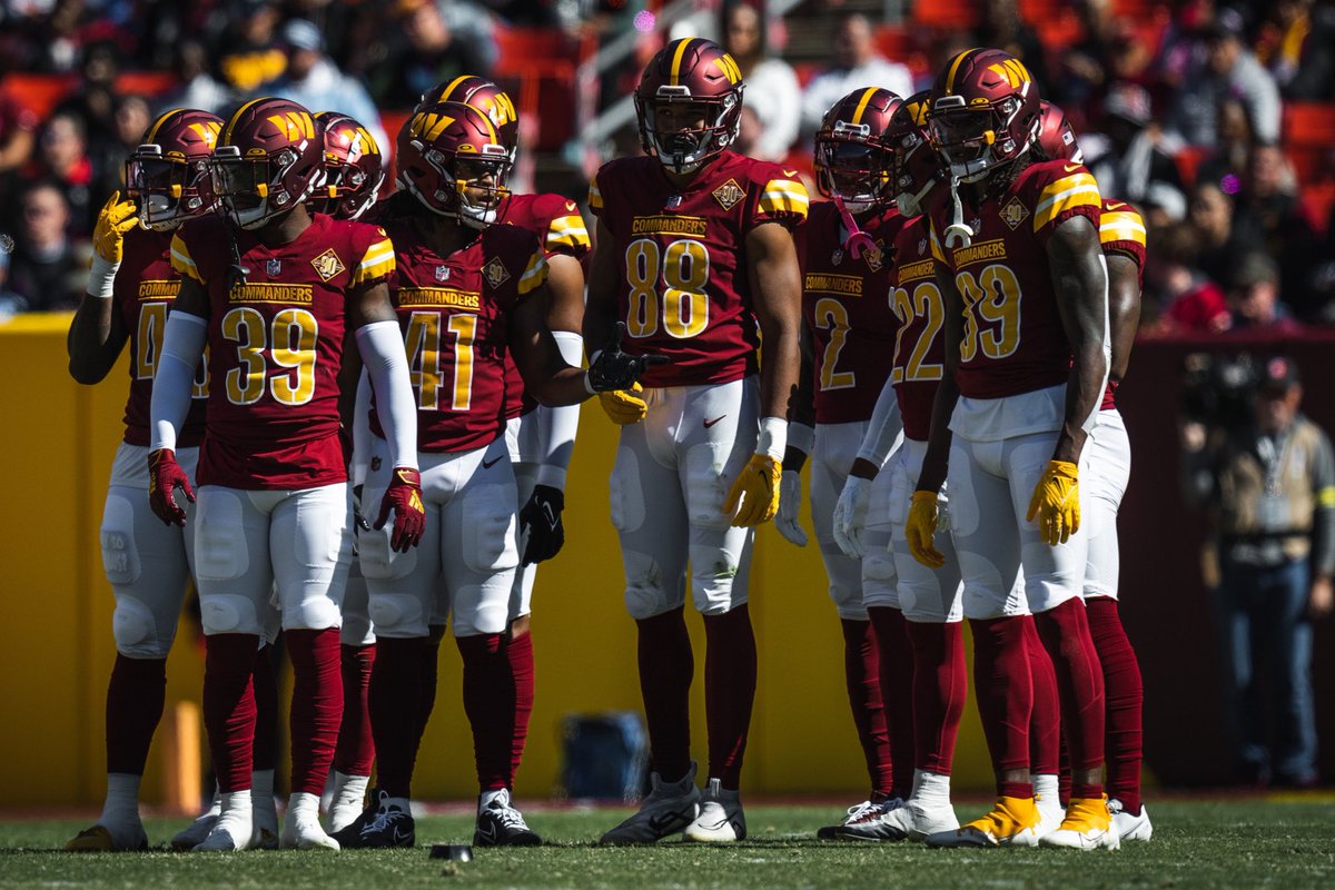 JR1ERA's tweet image. Thru triumph and failure, i’m choosing my guys everytime 😤