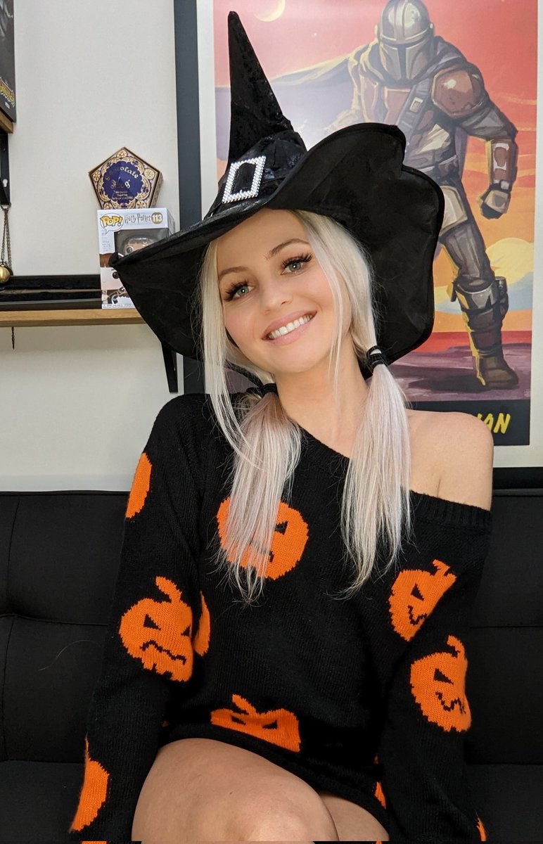 Xia Anderson on Twitter: "THE WHOLE MONTH DAMMIT 🎃💀🦴"