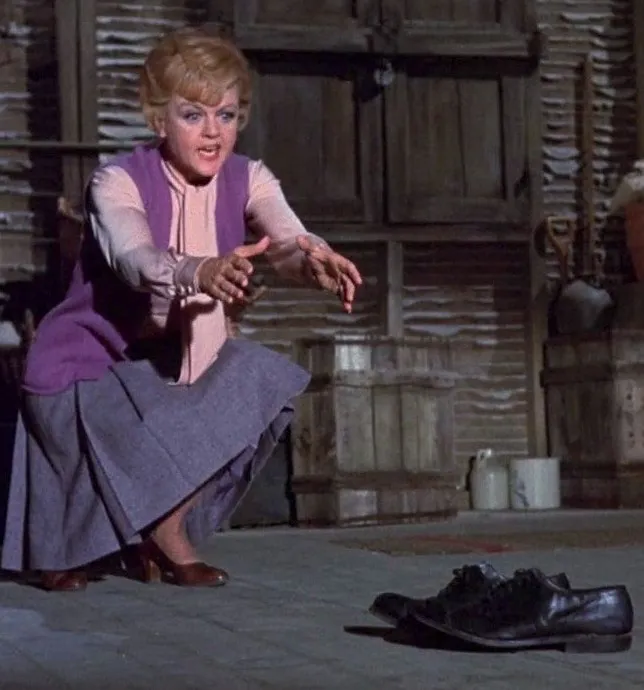 ryanbunch's tweet photo. She'll always be Eglantine Price, Apprentice Witch, to me. #AngelaLansbury #BedknobsAndBroomsticks #GoodWitches #Disney https://t.co/yminU6dYZH