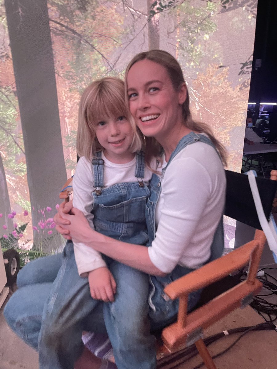 Brie Larson tweet media