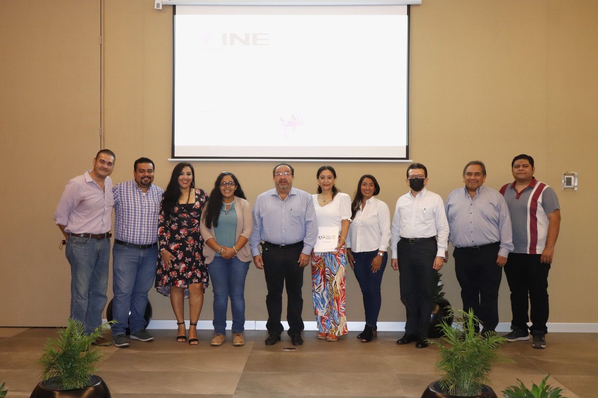 INEYucatan's tweet photo. El Vocal Ejecutivo del @INEYucatan , Luis Guillermo De @sandenis67 Alvarado Díaz y la Vocal de #CapacitaciónElectoral, @MorenoValleIrma, entregaron a las representaciones partidistas ante la Comisión Local de Vigilancia, los resultados de la #ConsultaInfantilyJuvenil2021. https://t.co/MCuy7pvn7F