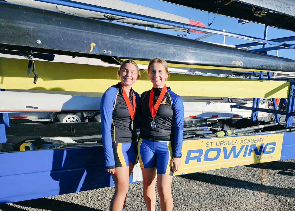 RowingSua's tweet photo. SUA Rowers raced at Hoover Fall Classic on Saturday.  Arrows raced against 18 clubs and earned 🥈🥉medals.  Great work Arrows!! #UndeniablyUrsula

🥉Women's J4x - Arden, Elliette, Grace, Calla 
🥈Women's J2x - Dakota, Ava https://t.co/5SE5vrN8SK