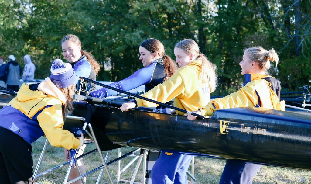 RowingSua's tweet photo. SUA Rowers raced at Hoover Fall Classic on Saturday.  Arrows raced against 18 clubs and earned 🥈🥉medals.  Great work Arrows!! #UndeniablyUrsula

🥉Women's J4x - Arden, Elliette, Grace, Calla 
🥈Women's J2x - Dakota, Ava https://t.co/5SE5vrN8SK