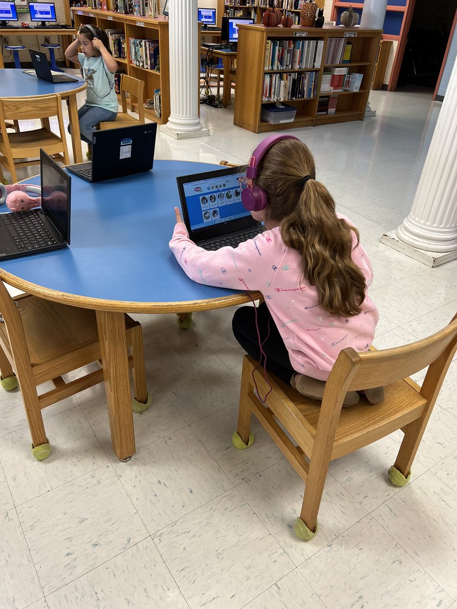 ASESLibrary's tweet image. It’s PebbleGo time in second grade! @sharkhappenings @CapstonePub #ccpslibraries