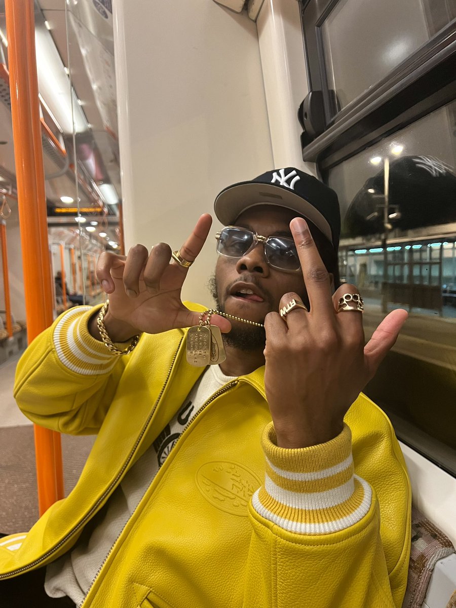 CLINT419's tweet photo. I BET IT ALL ON 419. 
🖕🏽💸 https://t.co/IgANlsNIUT