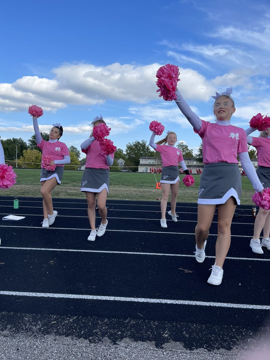 CheerSft's tweet photo. Cheering at the last football game ever on this field at SFT!! You got this! #proudtobesft @sftcyclones https://t.co/VHLd4Zpwnq