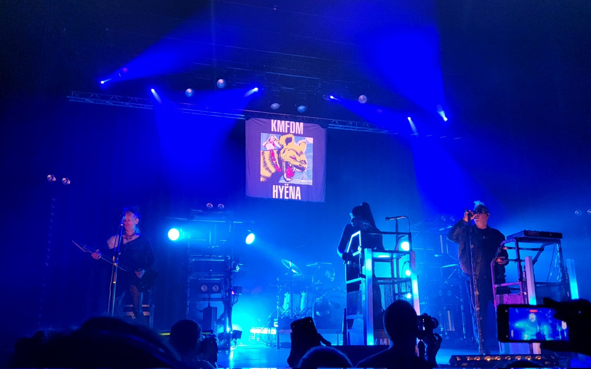 AnarcrowPunk's tweet photo. Jimmy and I saw @kmfdmofficial last night! Amazing concert! 😭🔥

#KMFDM #UltraHeavyBeat https://t.co/j6jH3y5ql4