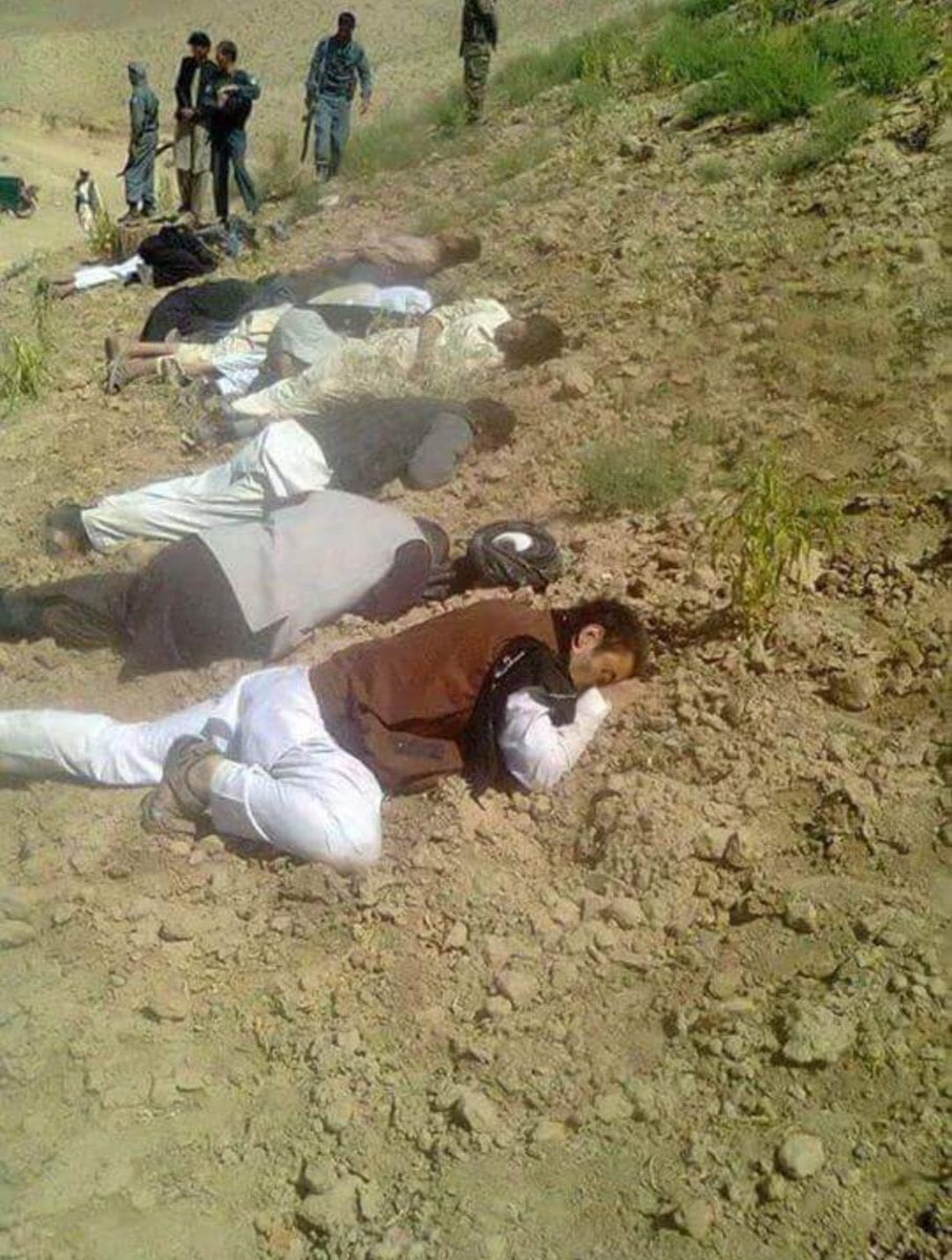 Hasanaliadalat's tweet photo. نسل‌کشی هزاره‌ها را متوقف کنید. 
هزاره‌ها را فقط به خاطر هزاره بودن می کشند  .
 #StopHazaraGenocide https://t.co/vk1eBmWEfd