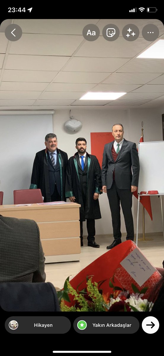 Şanliurfa barosunun iradesine masa oyunlarıyla ipotek konulamaz.Şanlıurfa baromuzun seçilmiş başkanı <a href="/avabdullahoncel/">Abdullah Öncel</a> ‘dir.

Eğilirsek basamak dik durursak sığınak oluruz.<a href="/UrfaBarosu/">Şanlıurfa Barosu Başkanlığı</a>