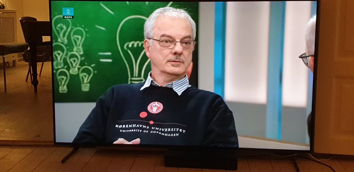 "Hele verden er kemi, så det er en totalforståelse man får."