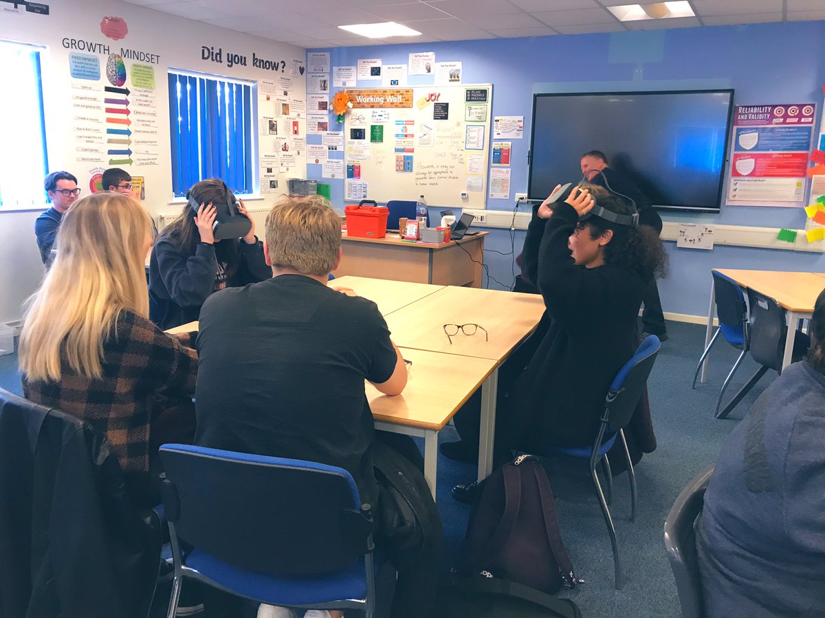 Fanstatic day for forensic science and criminology students, with a visit form Essex county fire service and their very active service dog,who without doubt stole the show #education #essexfireservice
