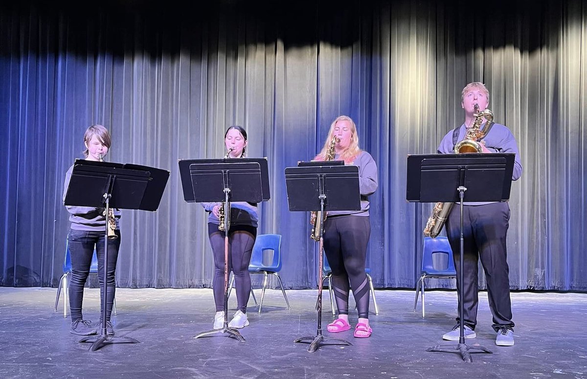 Last week, the QU Woodwind Chamber Groups went on tour performing at six St. Louis area high schools including: St. Pius X, Duchesne, St. Dominic, Bishop DuBourg, Rosati-Kain, and Hillsboro High Schools. The QU students had a great time sharing their talents. #quincyuniversity